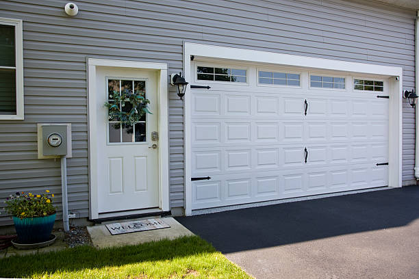 24/7 Emergency Garage Door Panel Replacement experts in Boone County County, WV